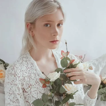 5 White Rose